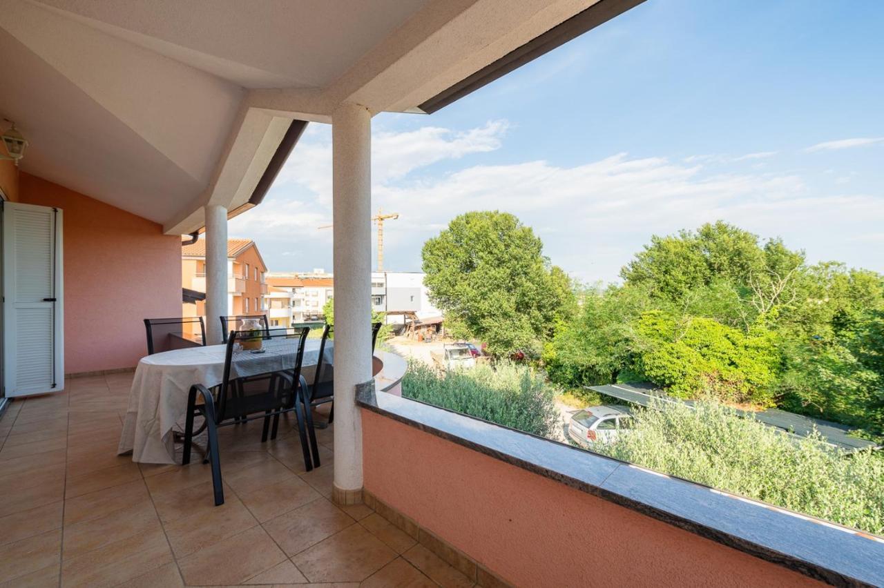 House With Apartments Dragica Умаг Екстериор снимка