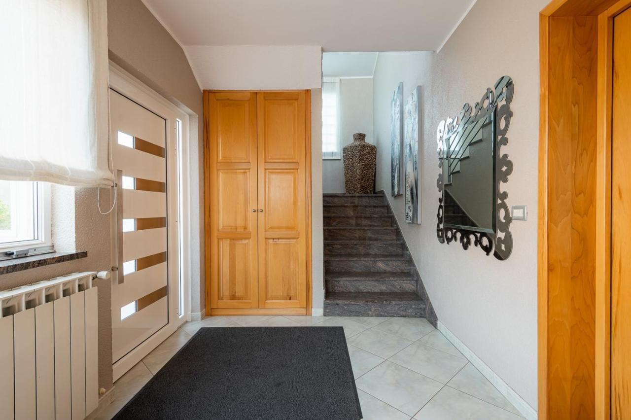 House With Apartments Dragica Умаг Екстериор снимка
