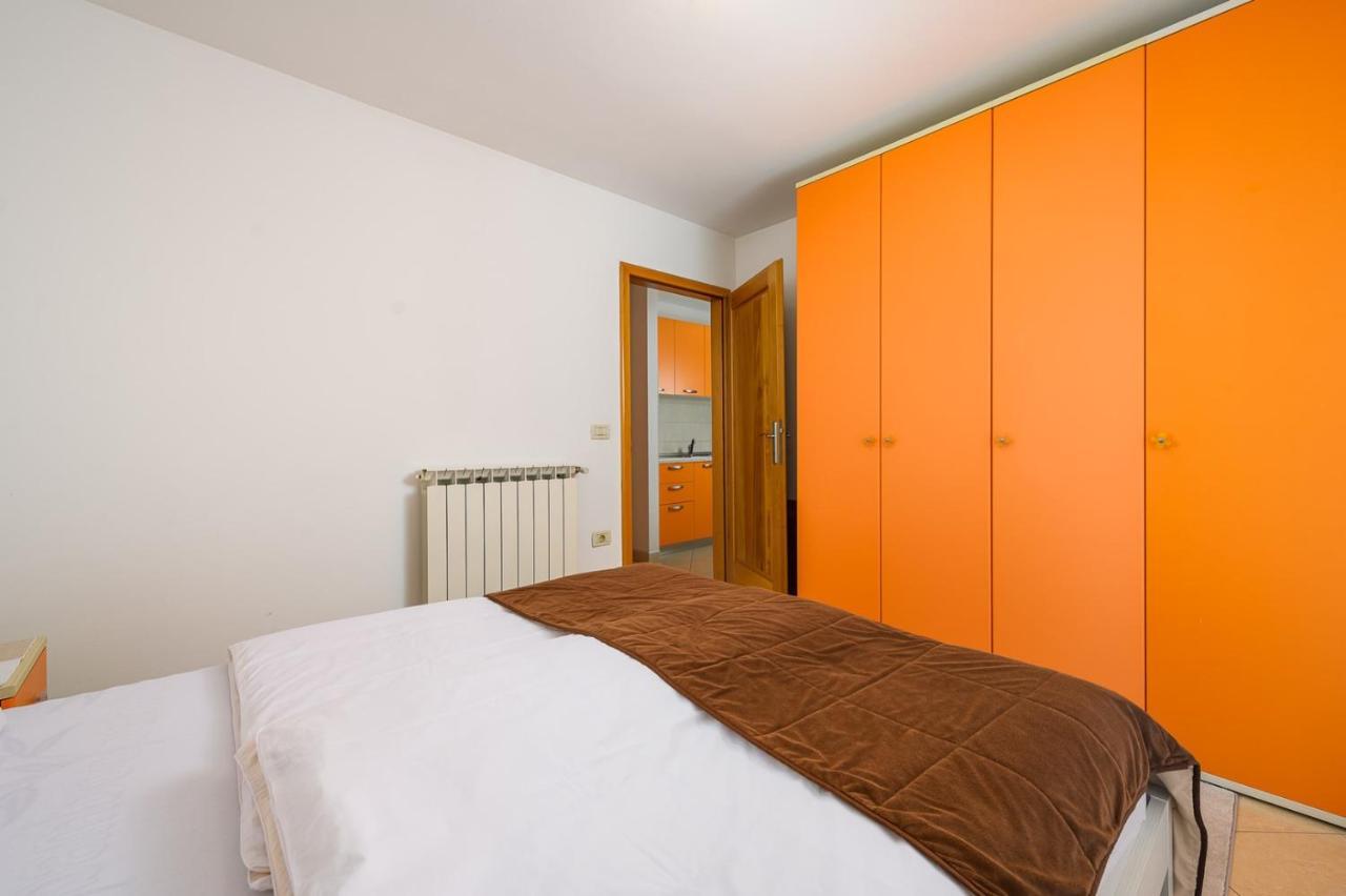 House With Apartments Dragica Умаг Екстериор снимка